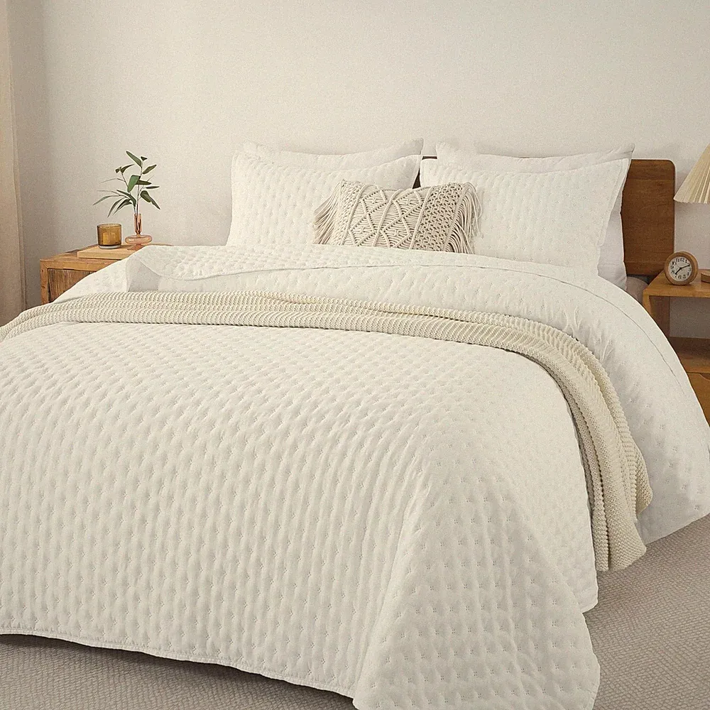 Andency White Queen Size Quilt Bedding Set (90x96 Inch), 3 Pieces Soft Lightweig